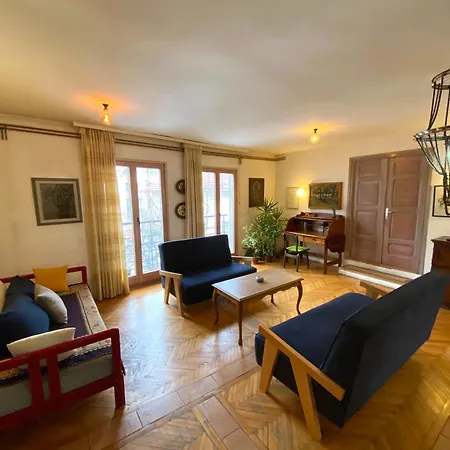 Superstar 아파트 *